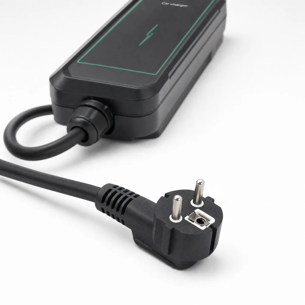 Mobiele thuislader 3,7 kW, haakse randaardestekker voor het stopcontact en de laadunit